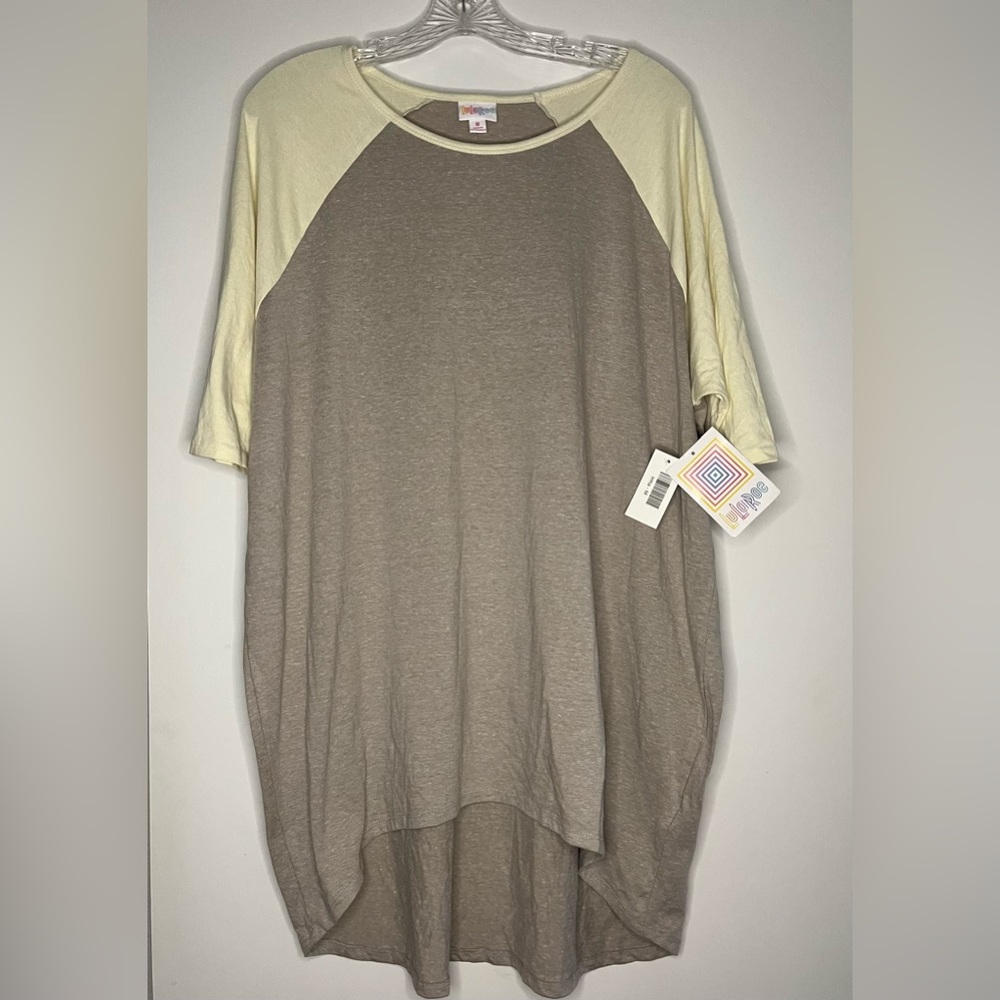 LulaRoe “Irma Quartersleeve Top